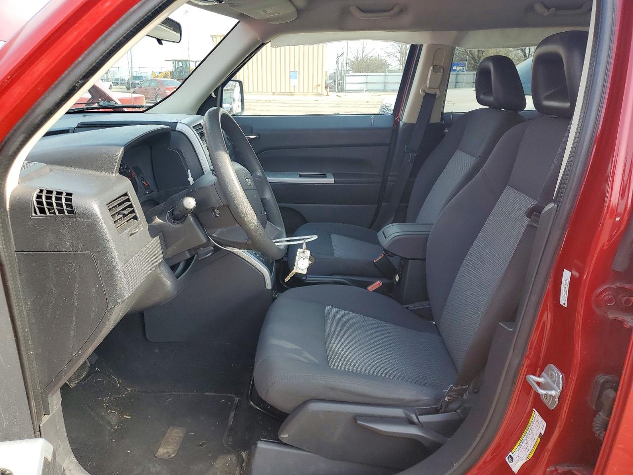 2008 Jeep Patriot Sport Red vin: 1J8FT28W38D799274