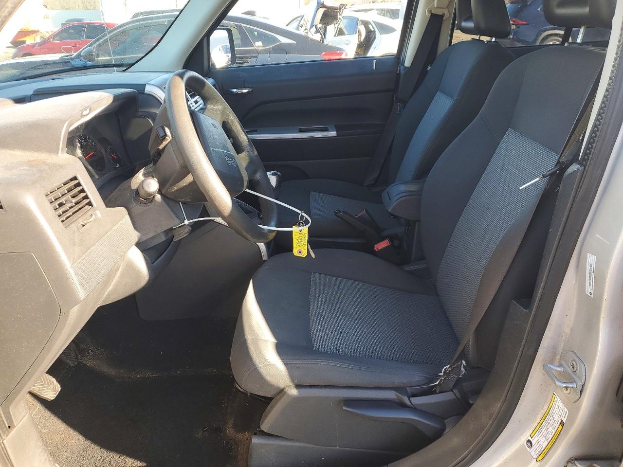 2008 Jeep Patriot Sport Silver vin: 1J8FT28W48D729783