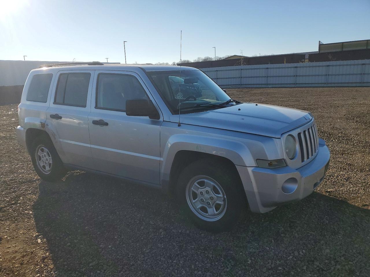 2008 Jeep Patriot Sport Silver vin: 1J8FT28W48D729783