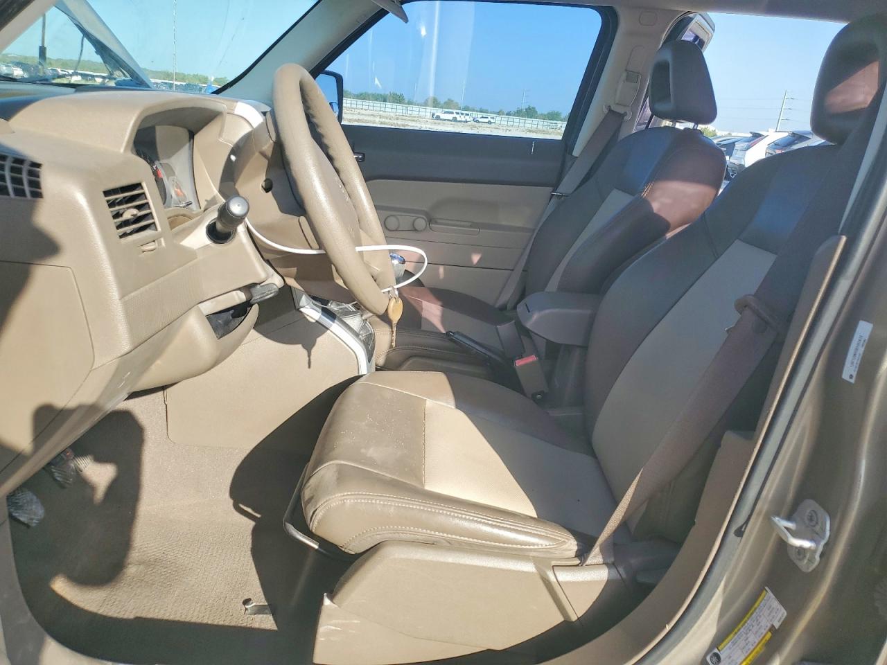 2008 Jeep Patriot Sport Gold vin: 1J8FT28W58D551074