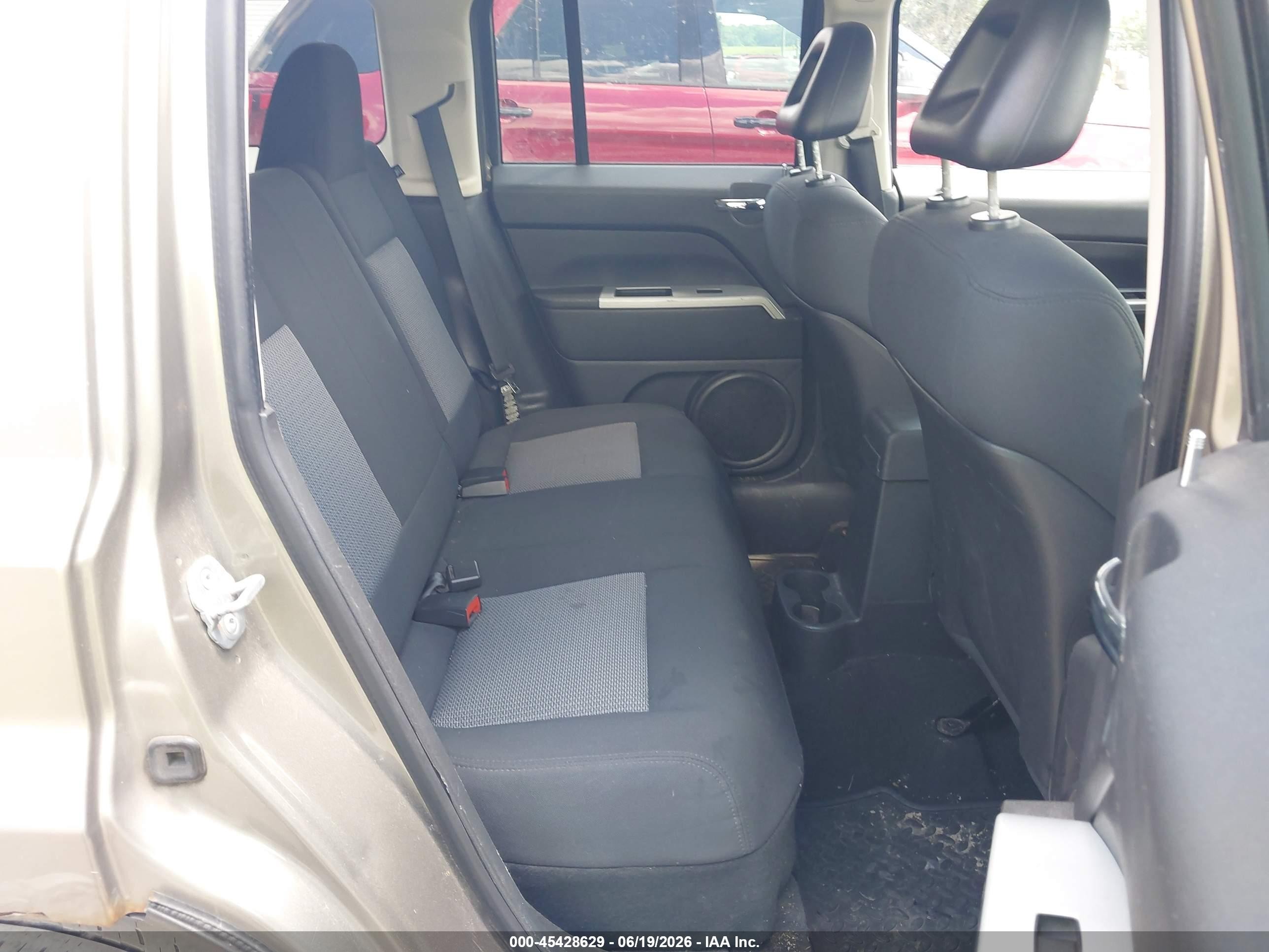 2008 Jeep Patriot Sport Gold vin: 1J8FT28W88D522927
