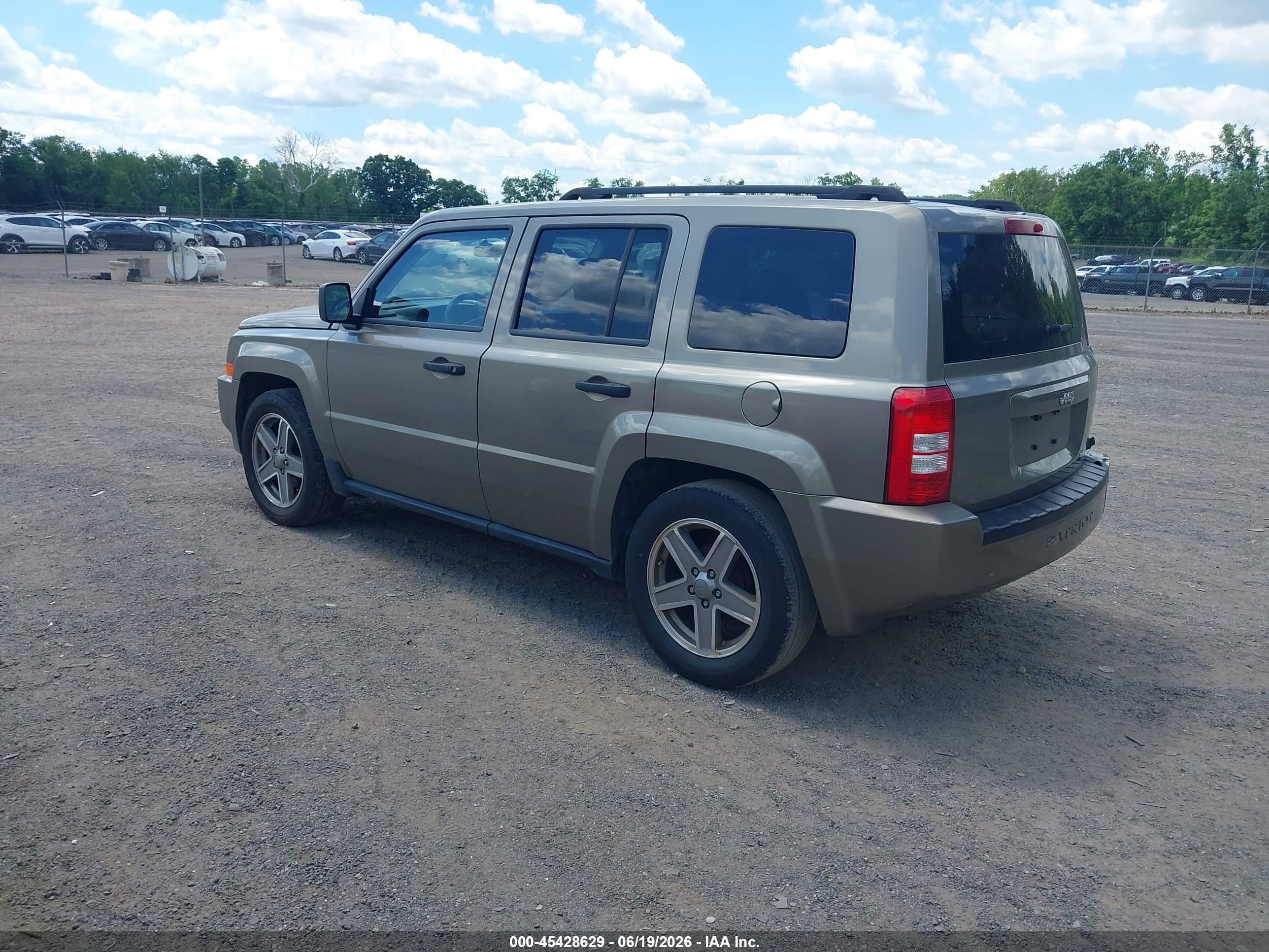2008 Jeep Patriot Sport Gold vin: 1J8FT28W88D522927