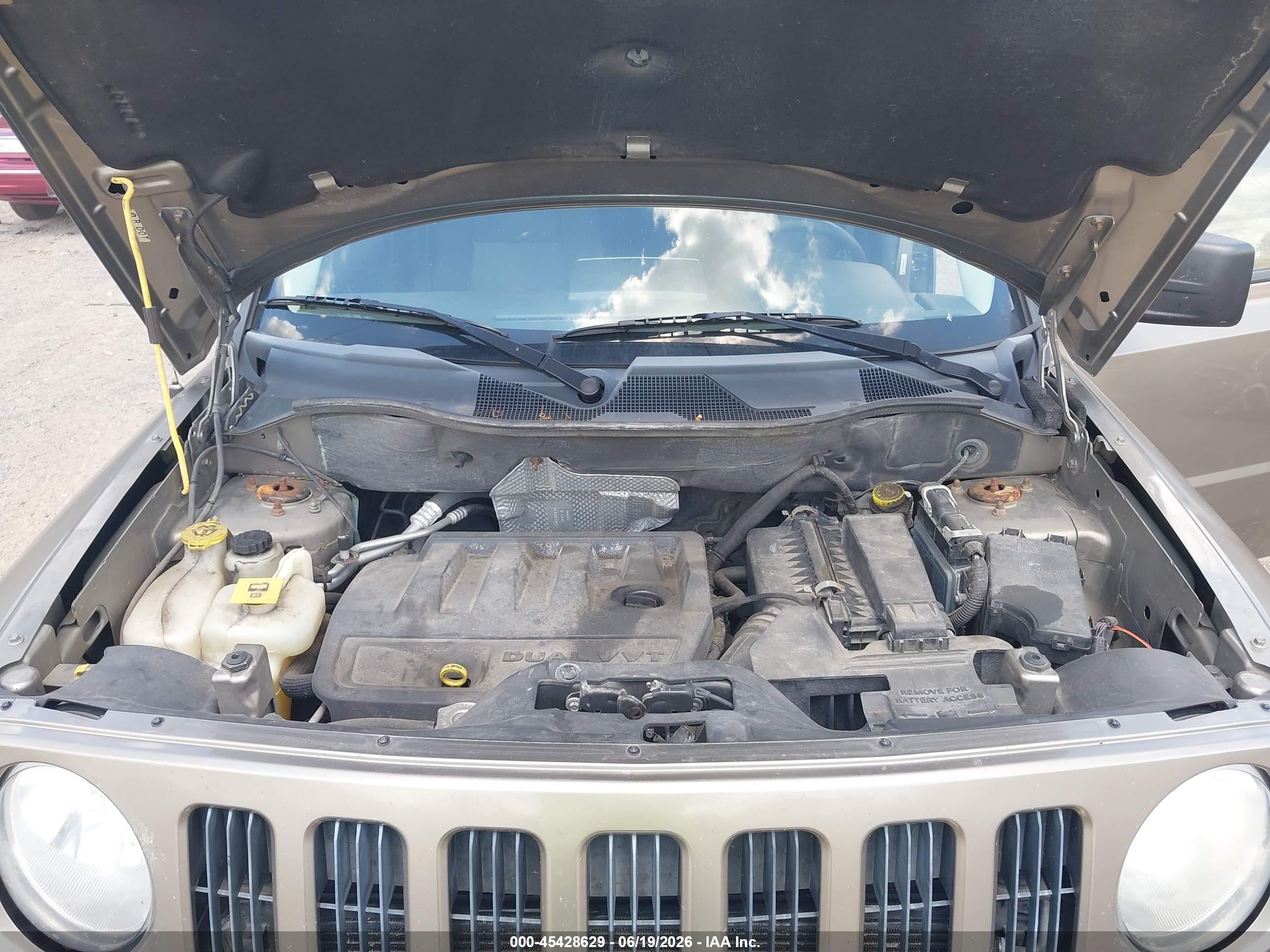 2008 Jeep Patriot Sport Gold vin: 1J8FT28W88D522927