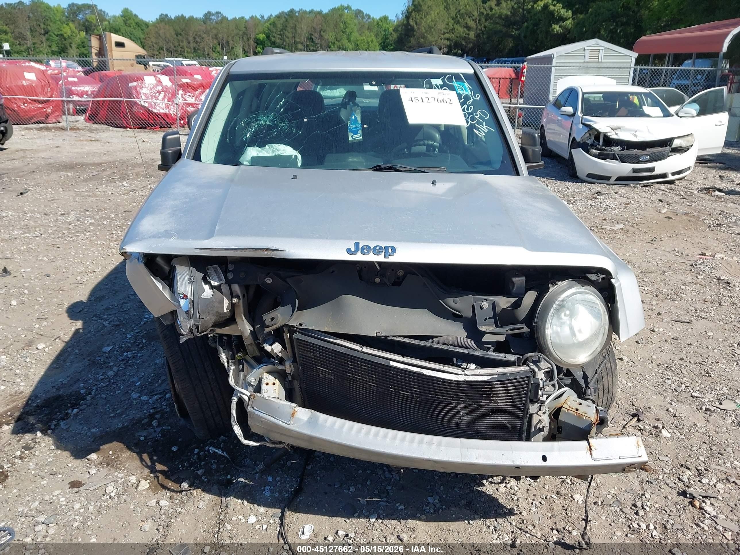 2008 Jeep Patriot Sport Серебряный vin: 1J8FT28W98D669581