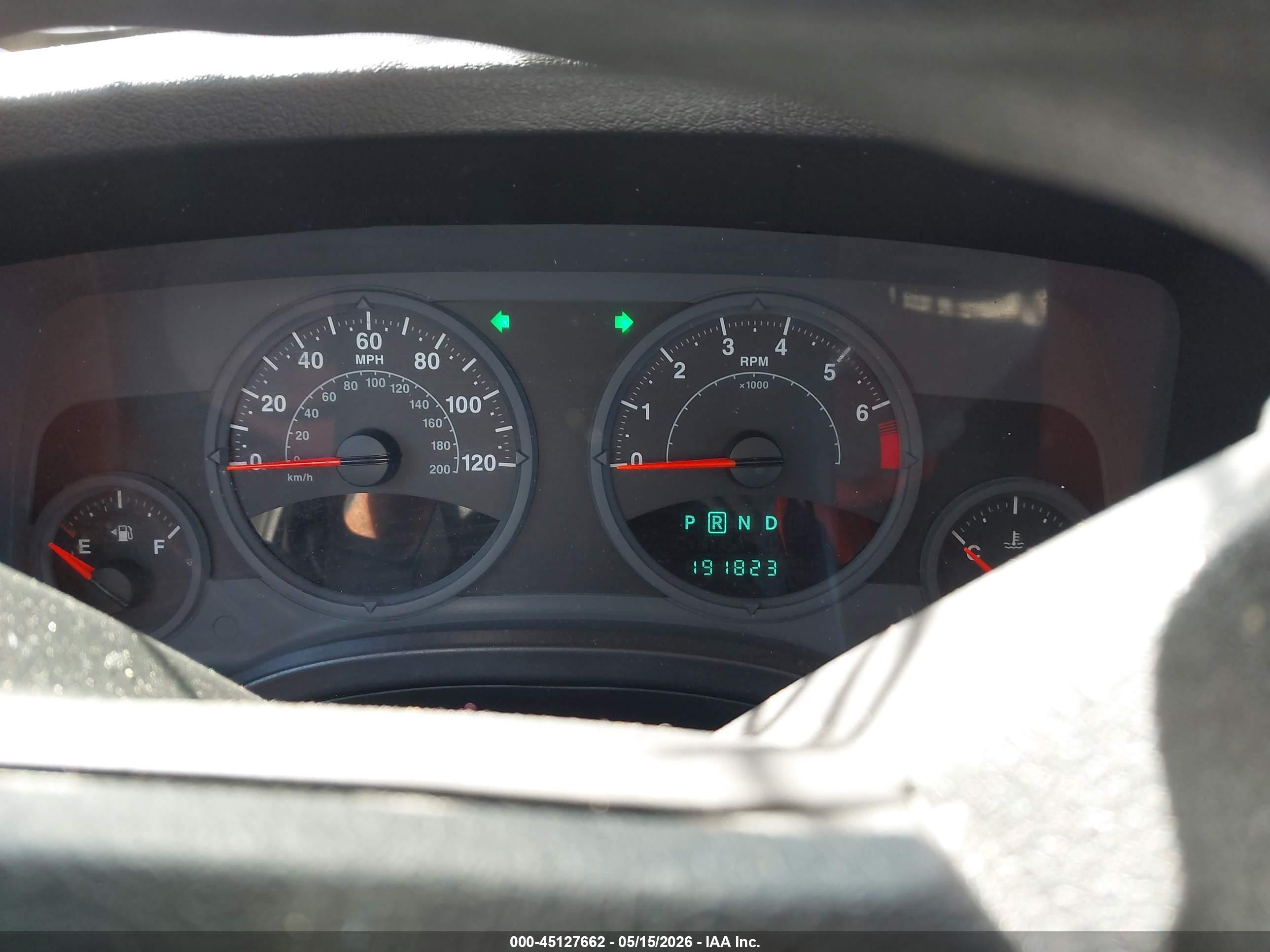 2008 Jeep Patriot Sport Серебряный vin: 1J8FT28W98D669581
