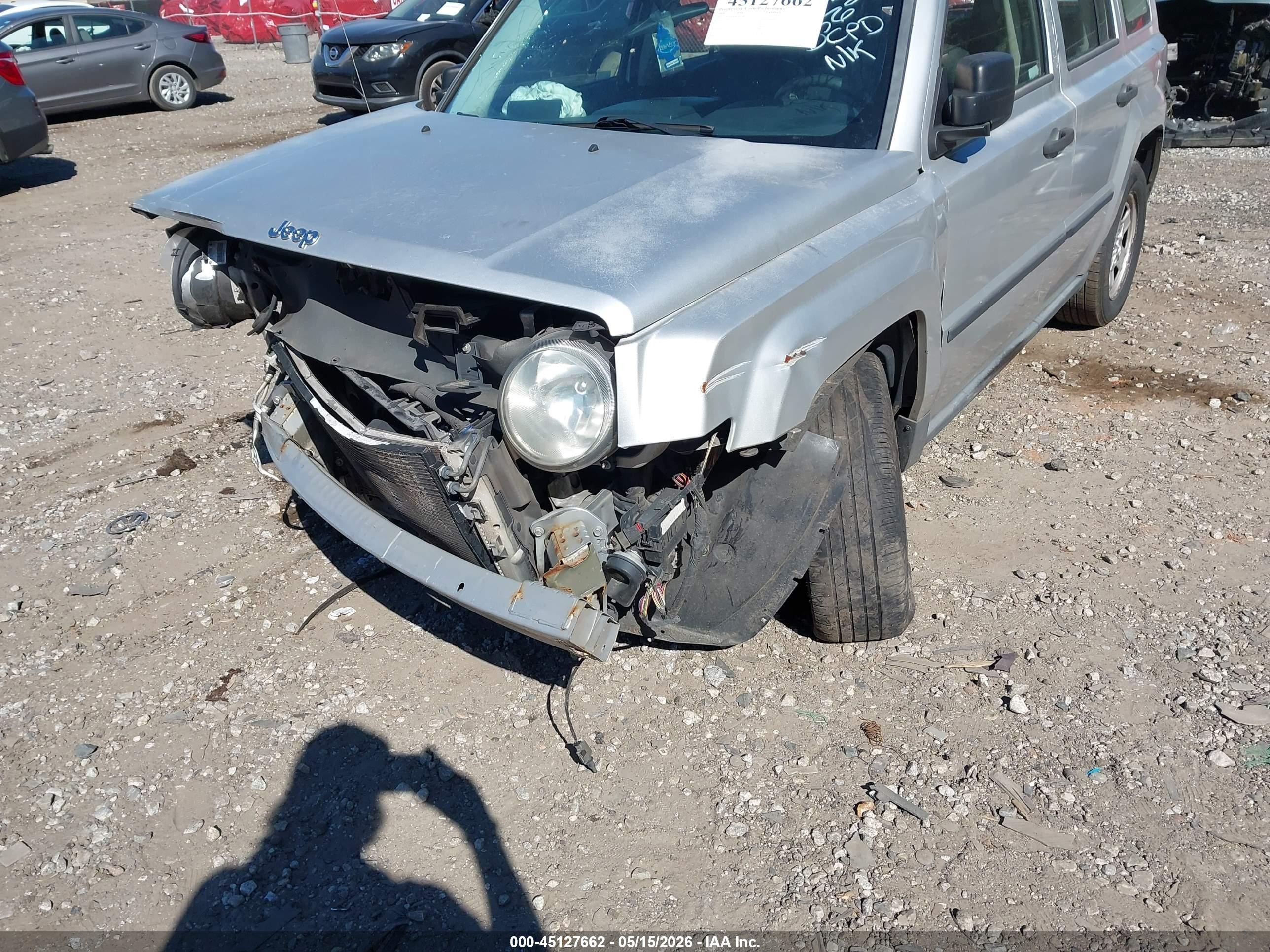 2008 Jeep Patriot Sport Серебряный vin: 1J8FT28W98D669581