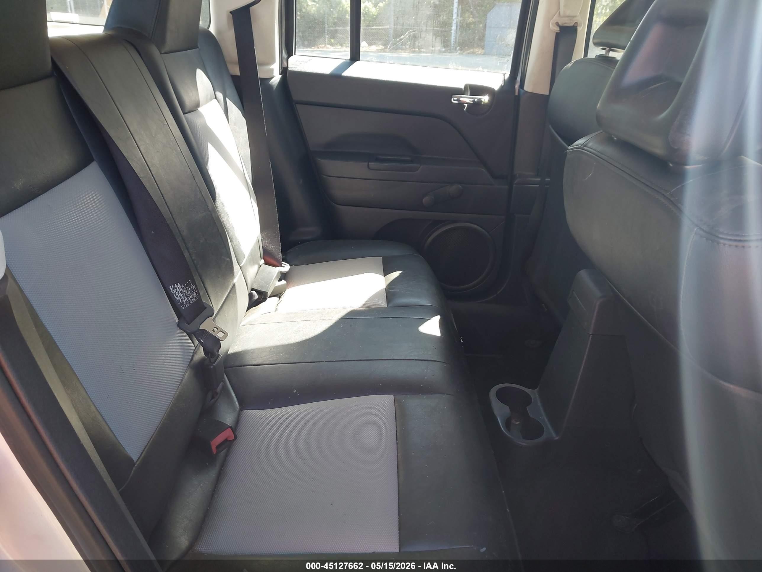 2008 Jeep Patriot Sport Серебряный vin: 1J8FT28W98D669581