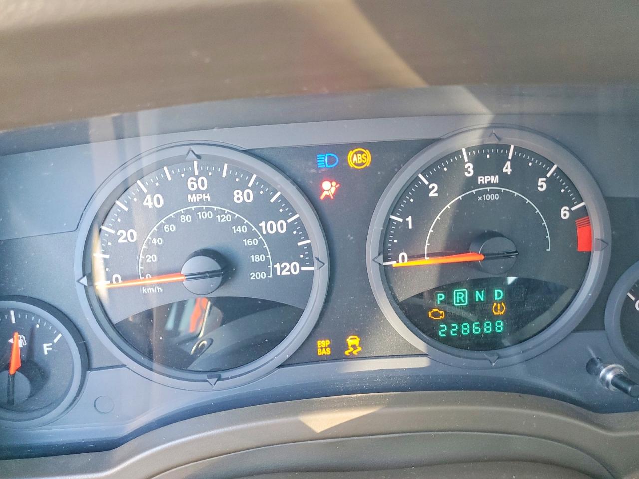 2008 Jeep Patriot Sport Tan vin: 1J8FT28W98D711991