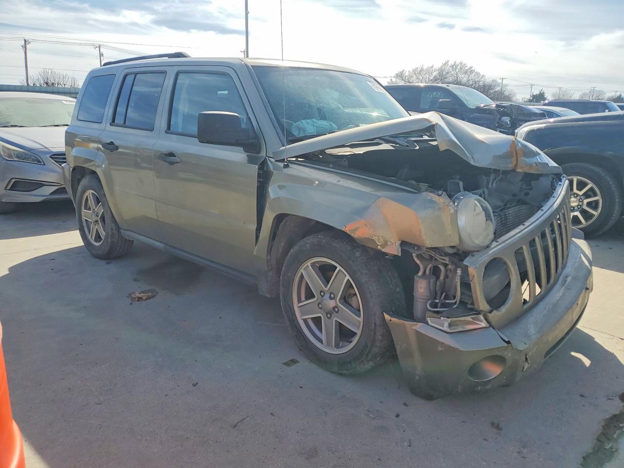 2008 Jeep Patriot Sport Tan vin: 1J8FT28W98D711991