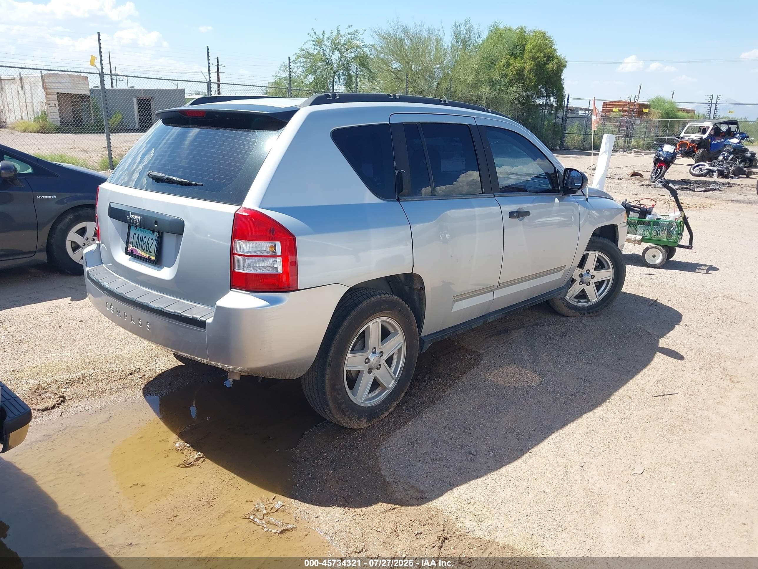 2008 Jeep Compass Sport Silver vin: 1J8FT47038D601432