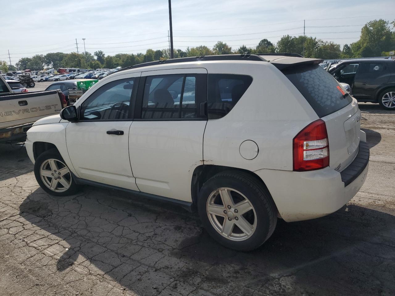 2007 Jeep Compass Белый vin: 1J8FT47057D237268