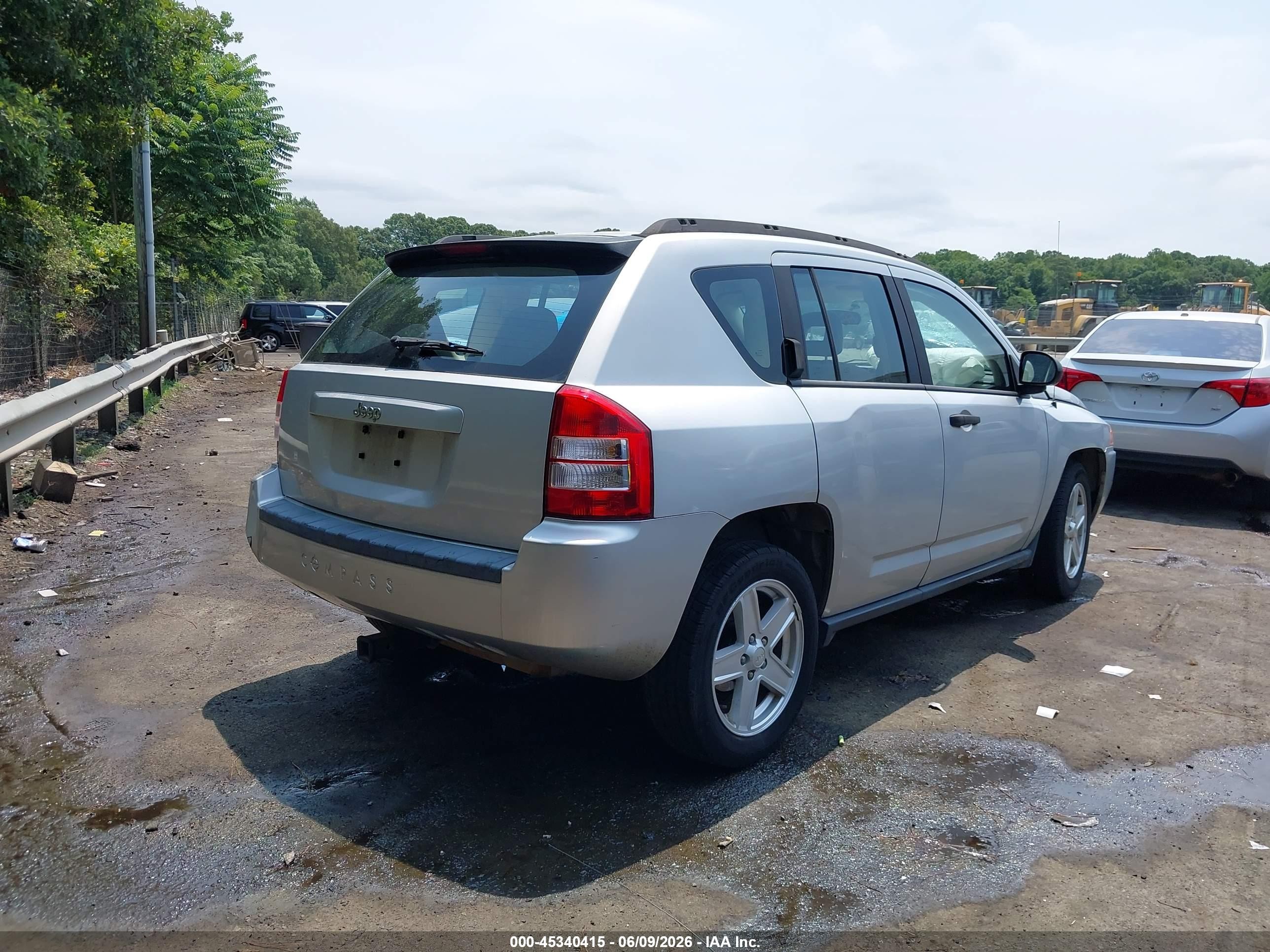 2007 Jeep Compass Sport Silver vin: 1J8FT47057D256421