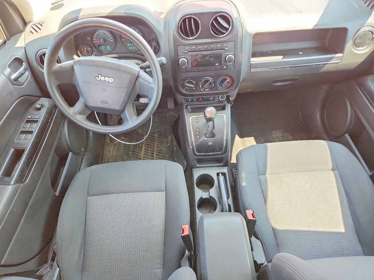 2009 Jeep Compass Sport Red vin: 1J8FT47B39D211322