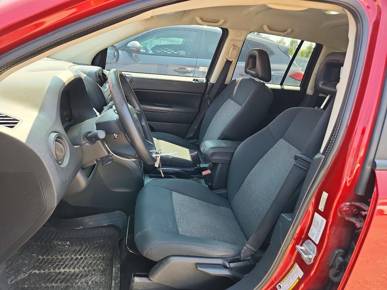 2009 Jeep Compass Sport Red vin: 1J8FT47B39D211322