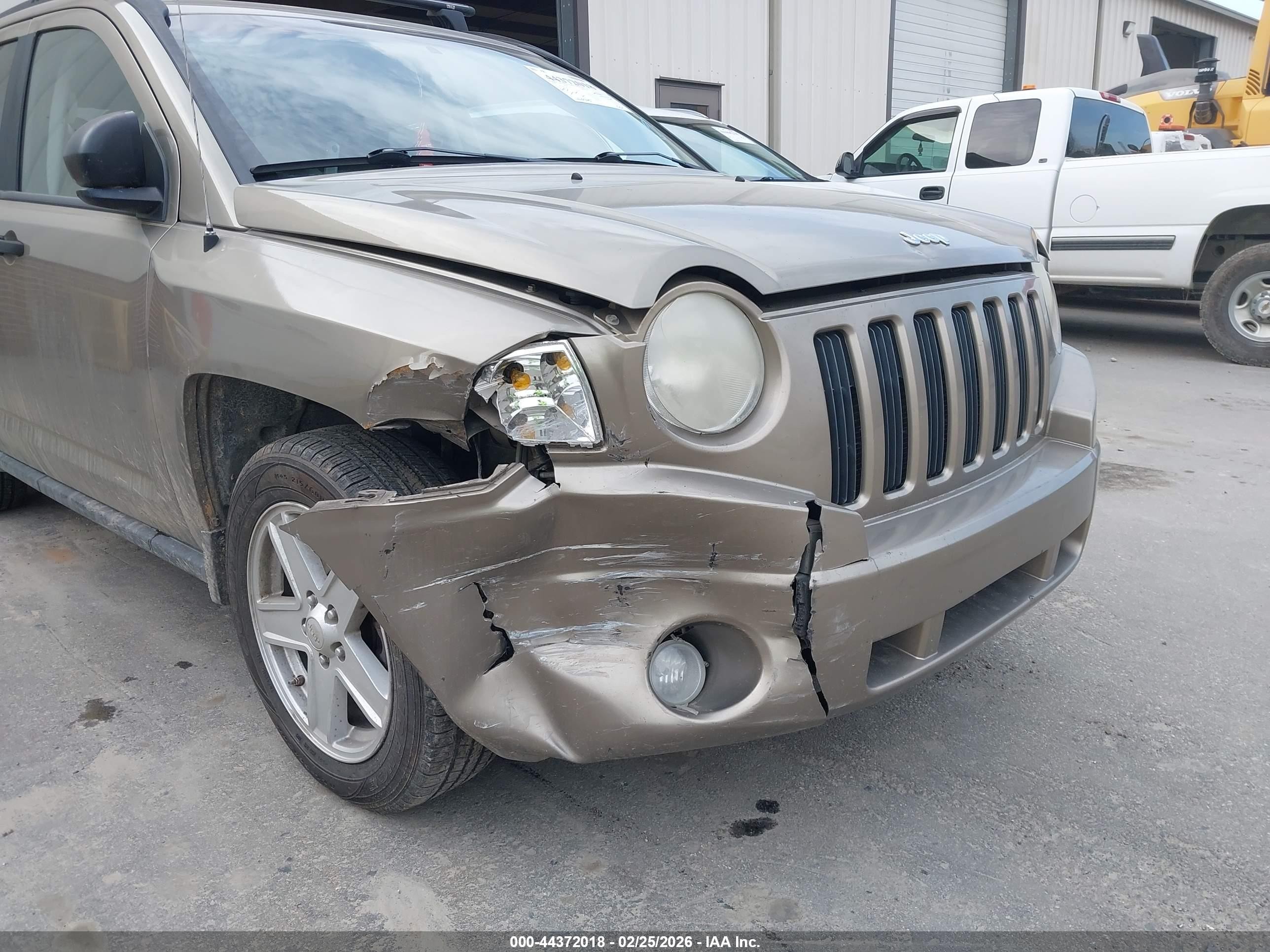 2007 Jeep Compass Sport Gold vin: 1J8FT47W07D180756