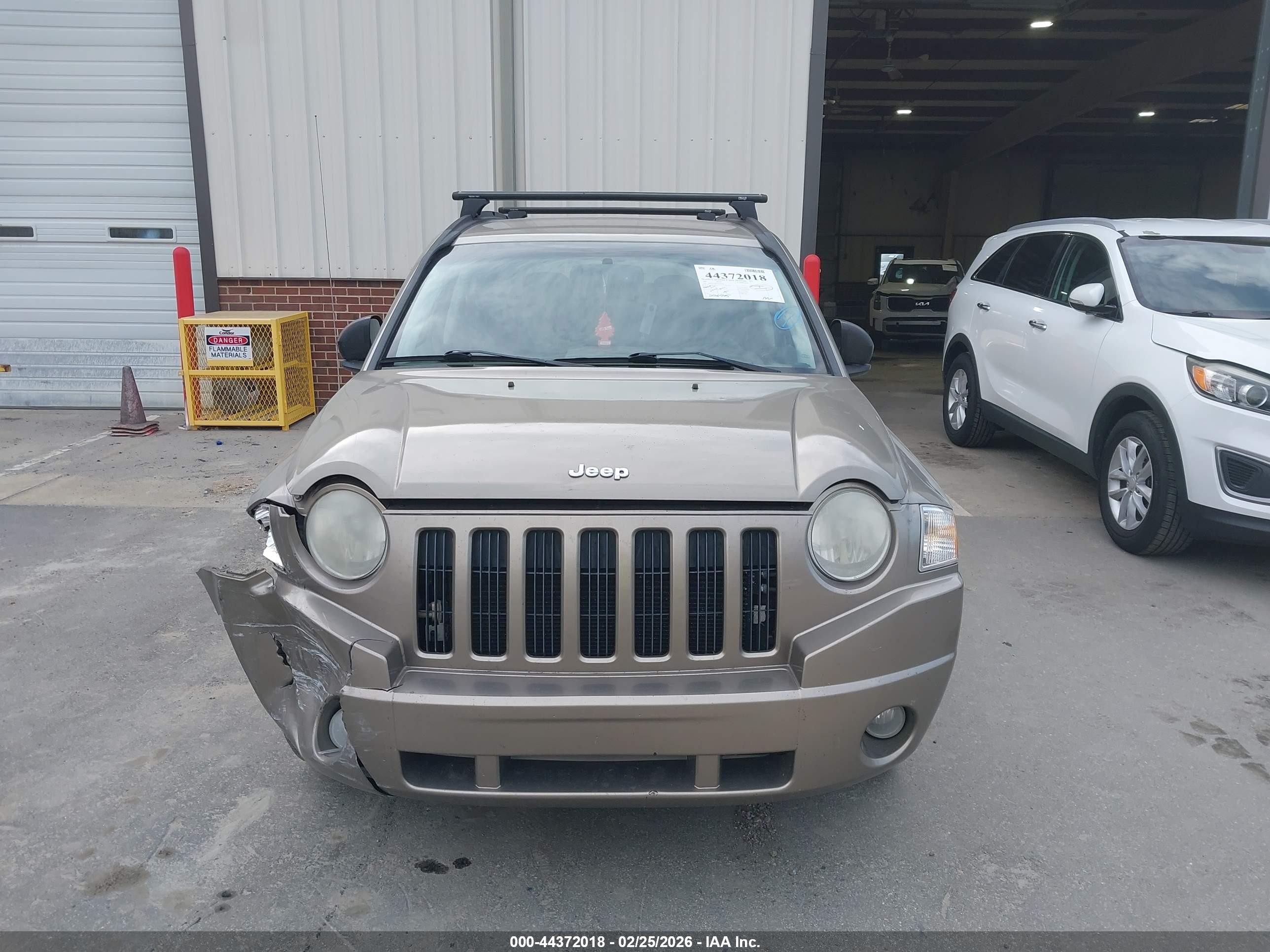 2007 Jeep Compass Sport Gold vin: 1J8FT47W07D180756