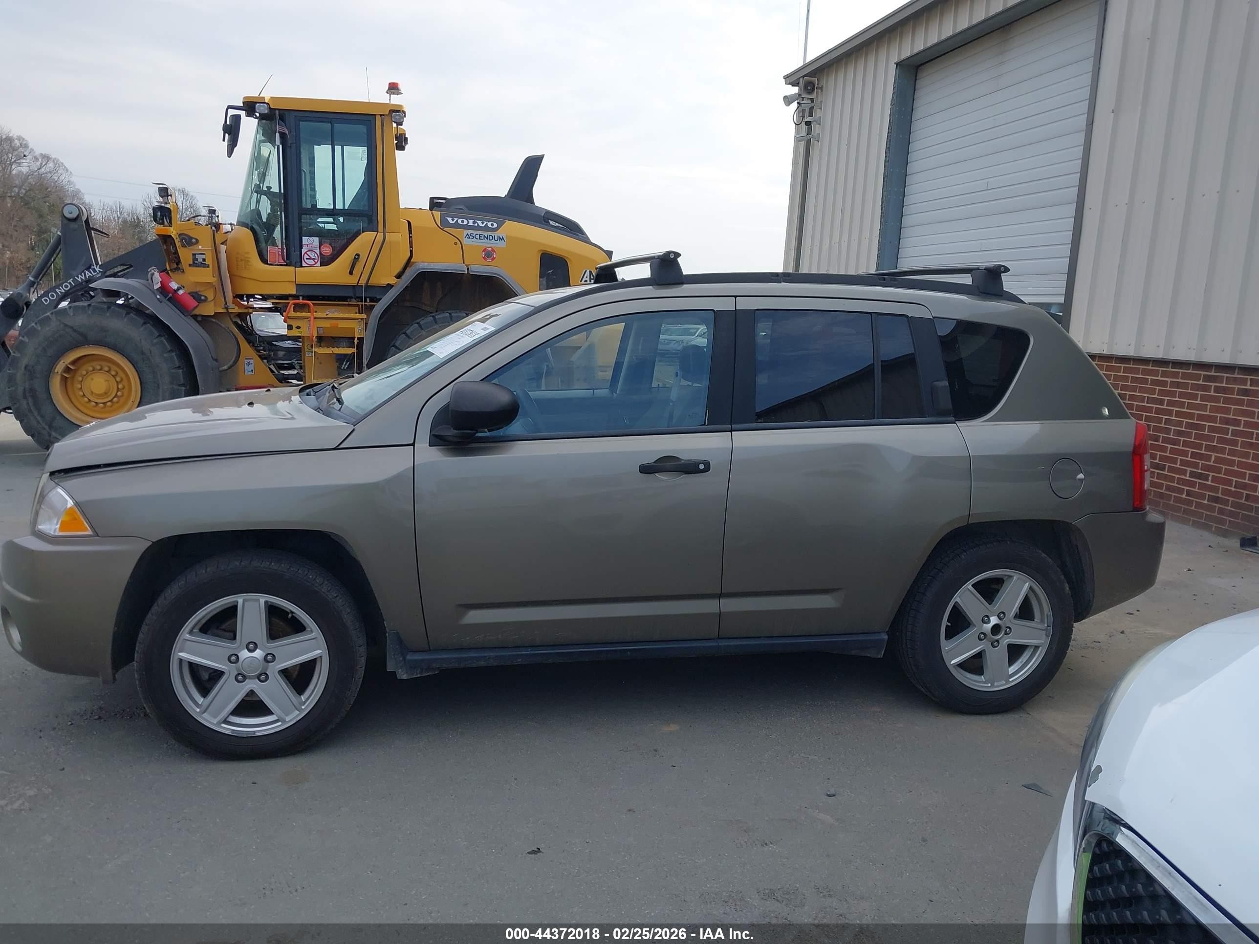 2007 Jeep Compass Sport Gold vin: 1J8FT47W07D180756