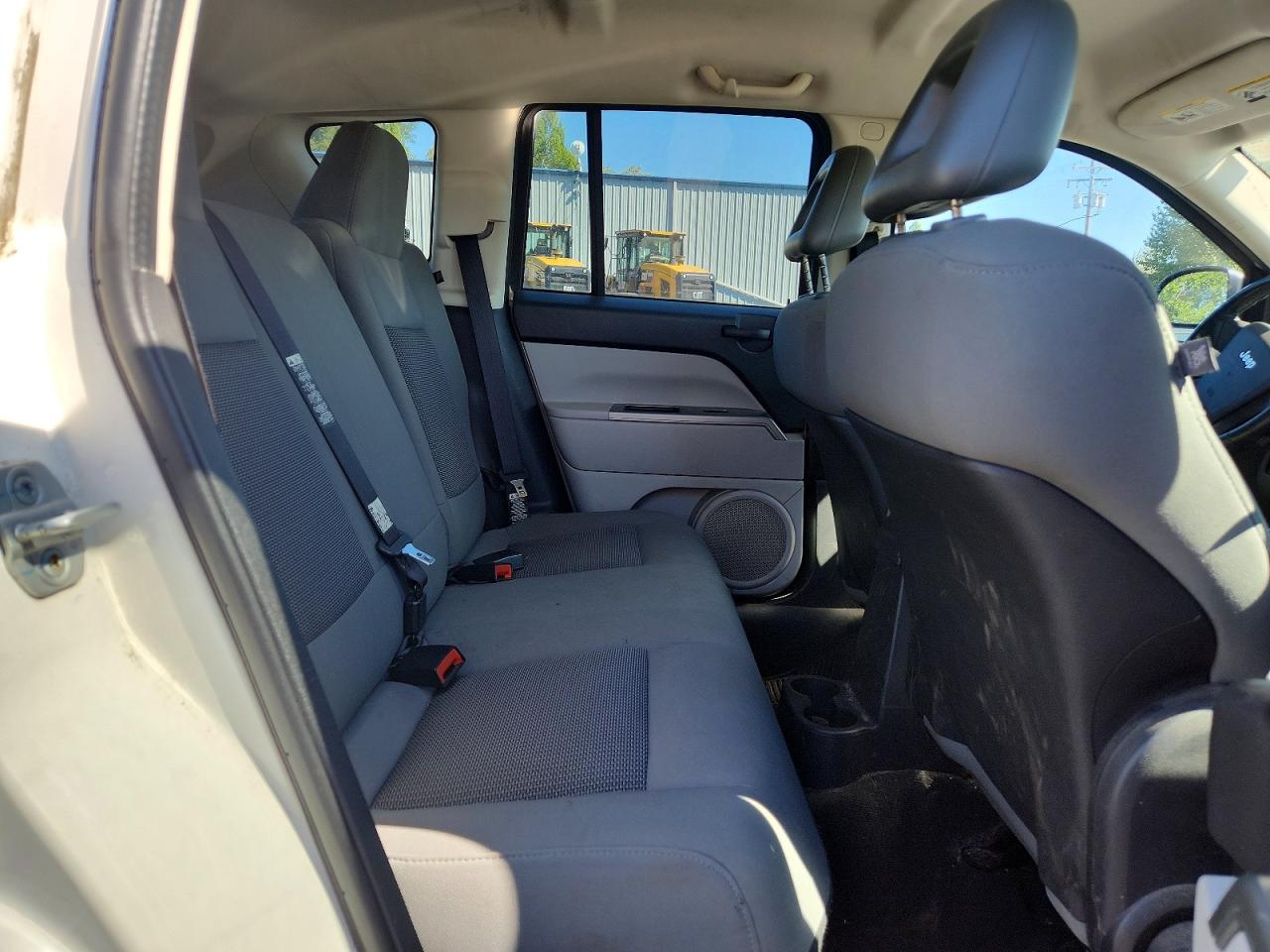 2007 Jeep Compass White vin: 1J8FT47W17D145790