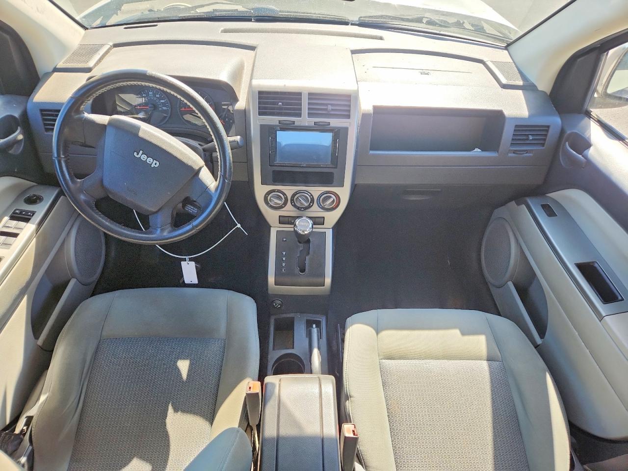 2007 Jeep Compass White vin: 1J8FT47W17D145790