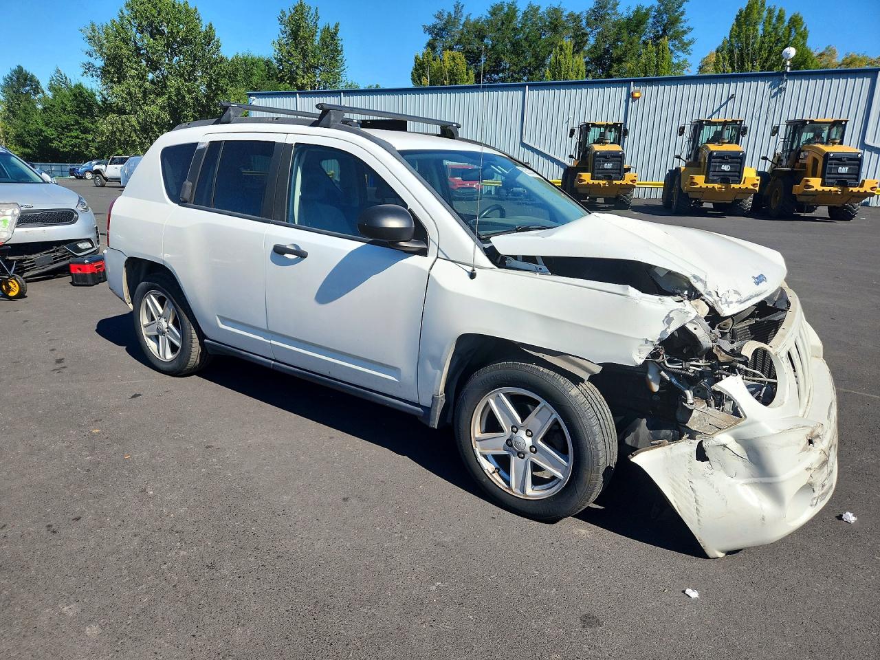 2007 Jeep Compass White vin: 1J8FT47W17D145790
