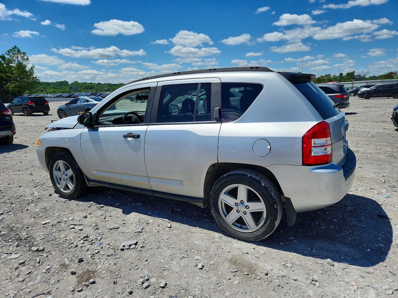 2007 Jeep Compass Silver vin: 1J8FT47W17D386085