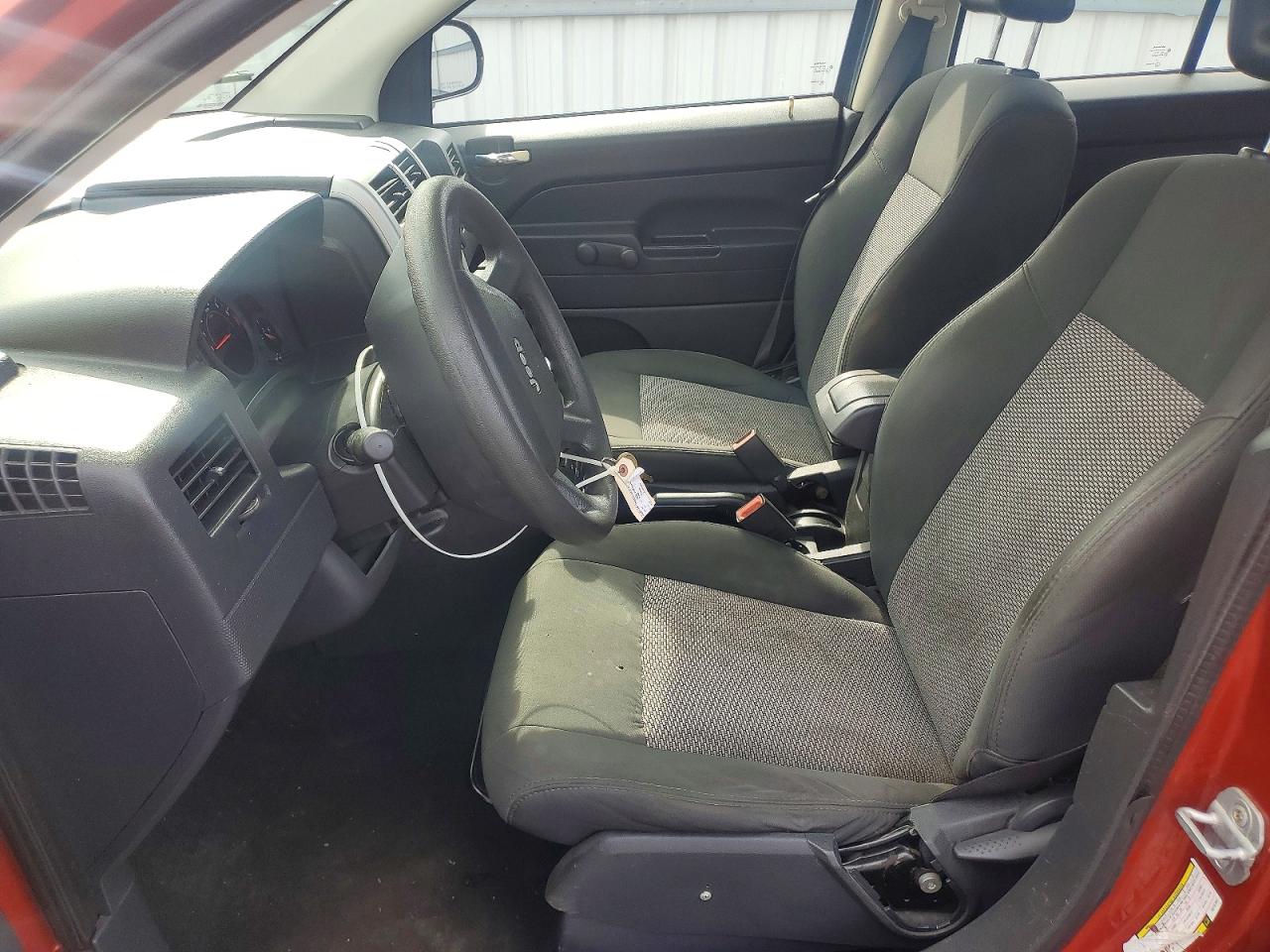 2008 Jeep Compass Sport Оранжевый vin: 1J8FT47W18D707897
