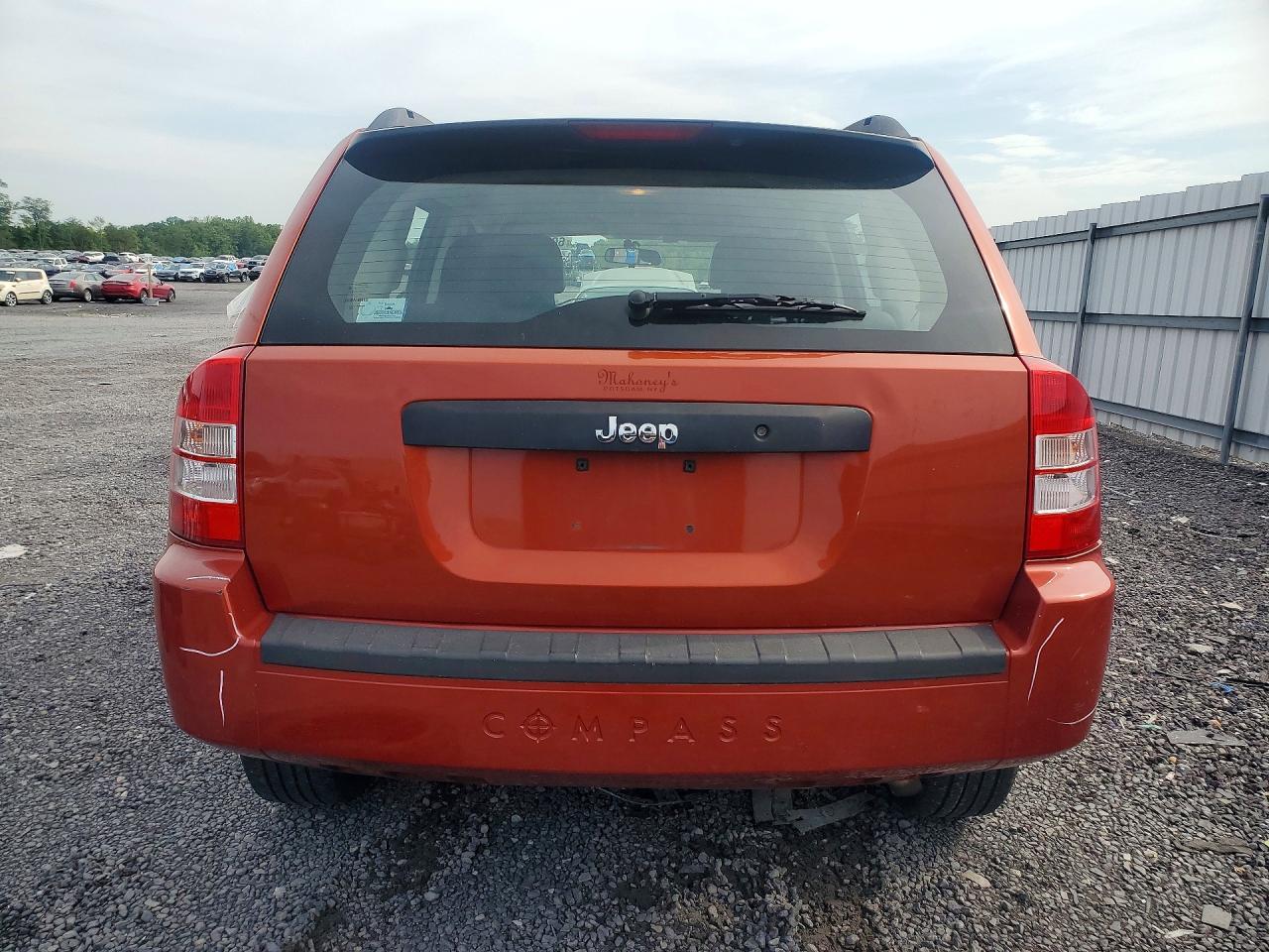 2008 Jeep Compass Sport Оранжевый vin: 1J8FT47W18D707897