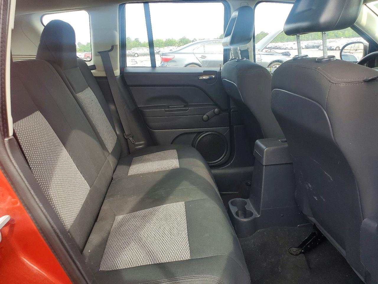 2008 Jeep Compass Sport Оранжевый vin: 1J8FT47W18D707897
