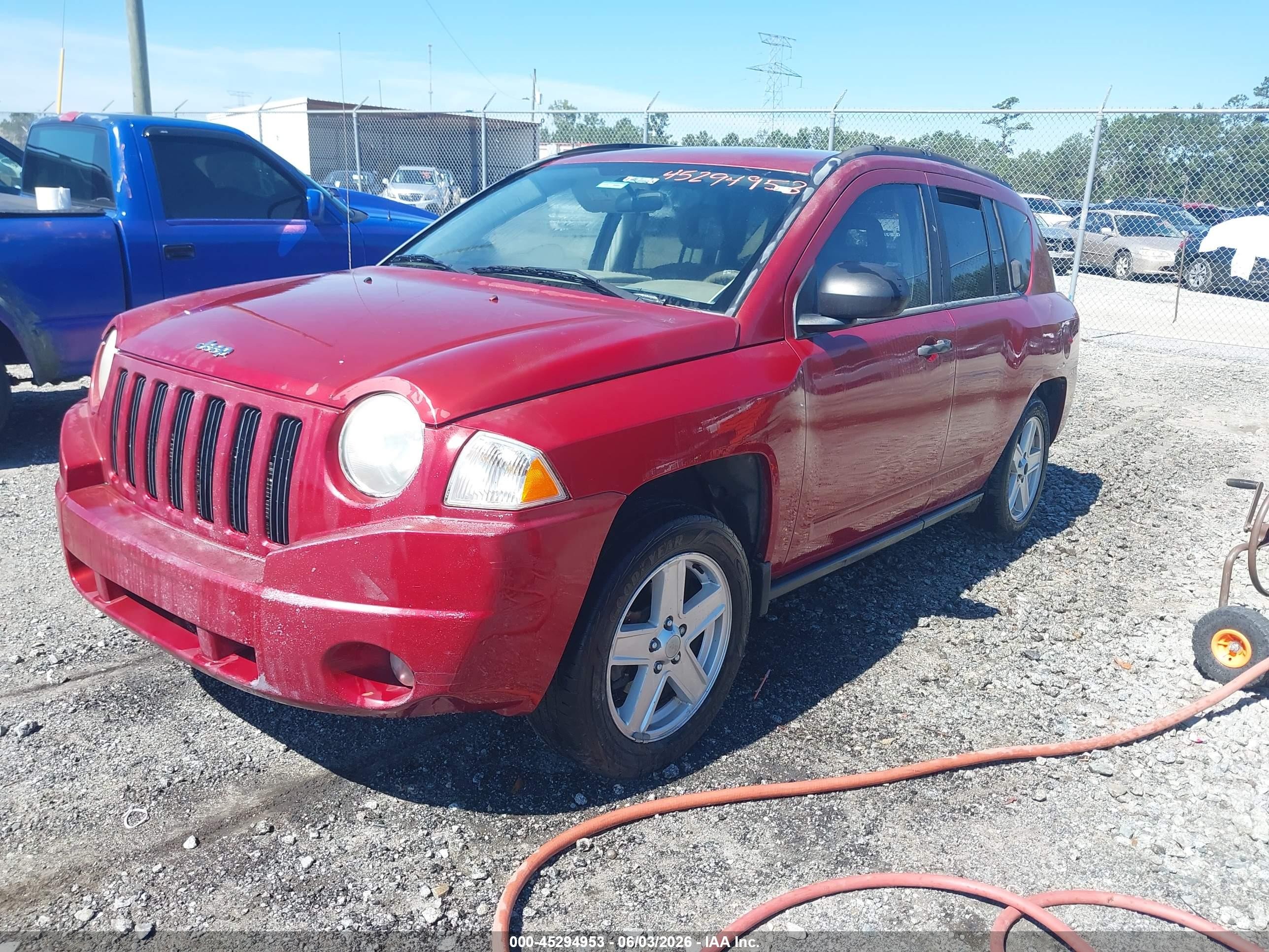 2007 Jeep Compass Sport Red vin: 1J8FT47W27D103757