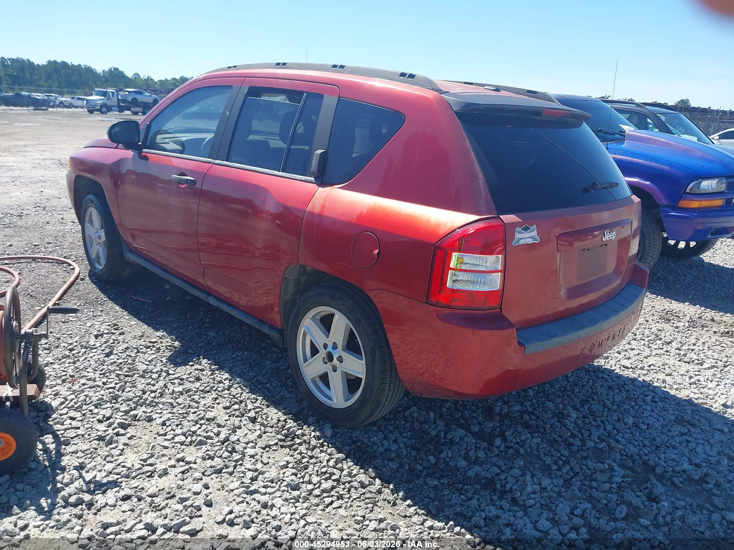 2007 Jeep Compass Sport Red vin: 1J8FT47W27D103757