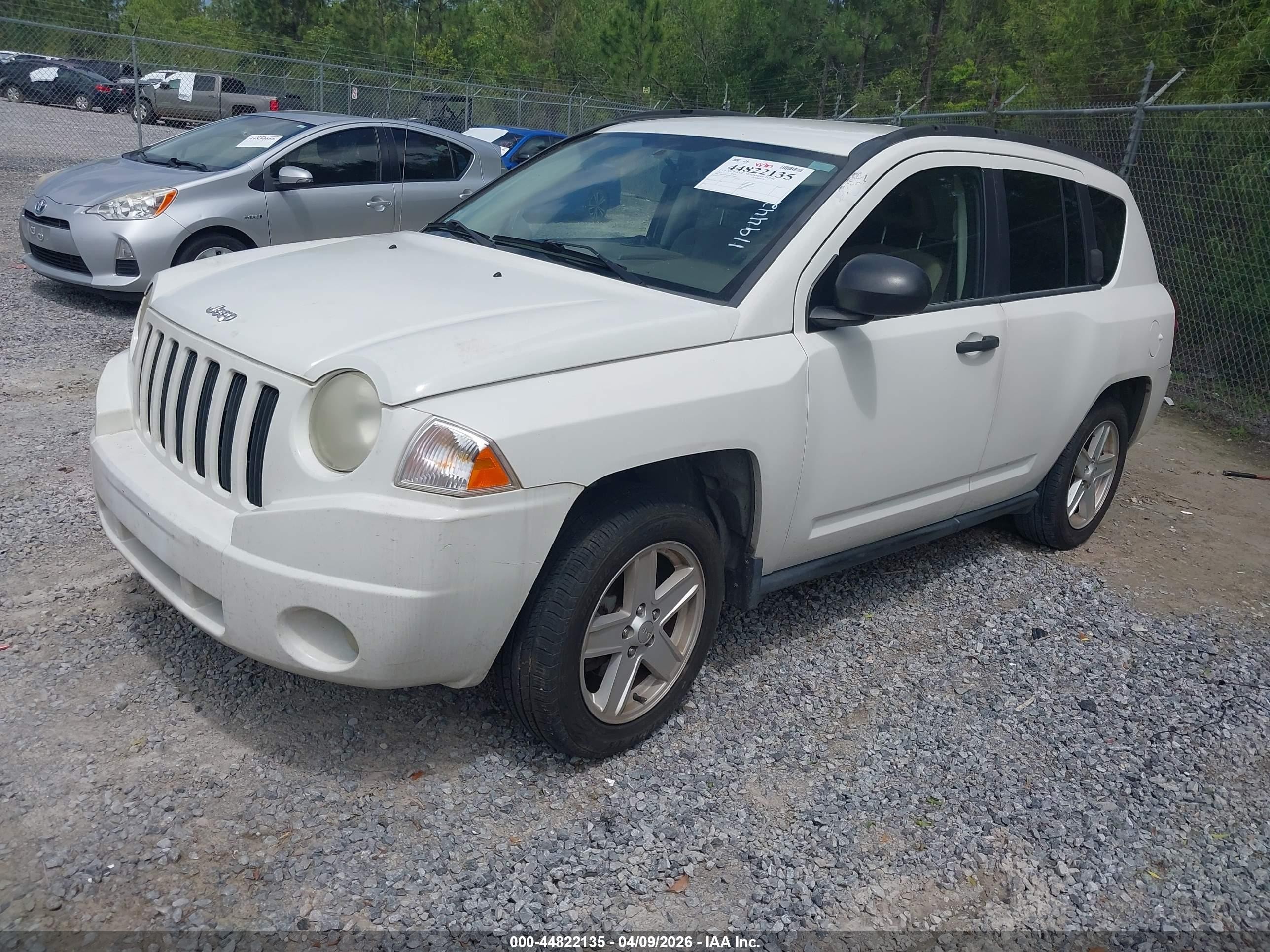 2007 Jeep Compass Sport Белый vin: 1J8FT47W27D119442