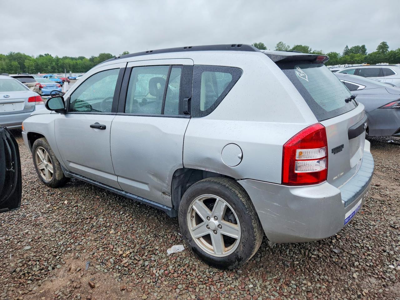 2007 Jeep Compass Silver vin: 1J8FT47W27D418848