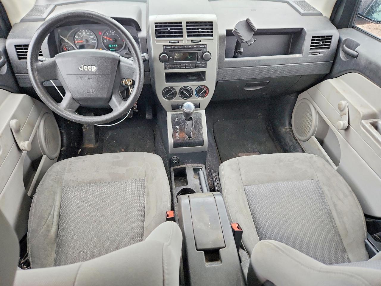 2007 Jeep Compass Silver vin: 1J8FT47W27D418848