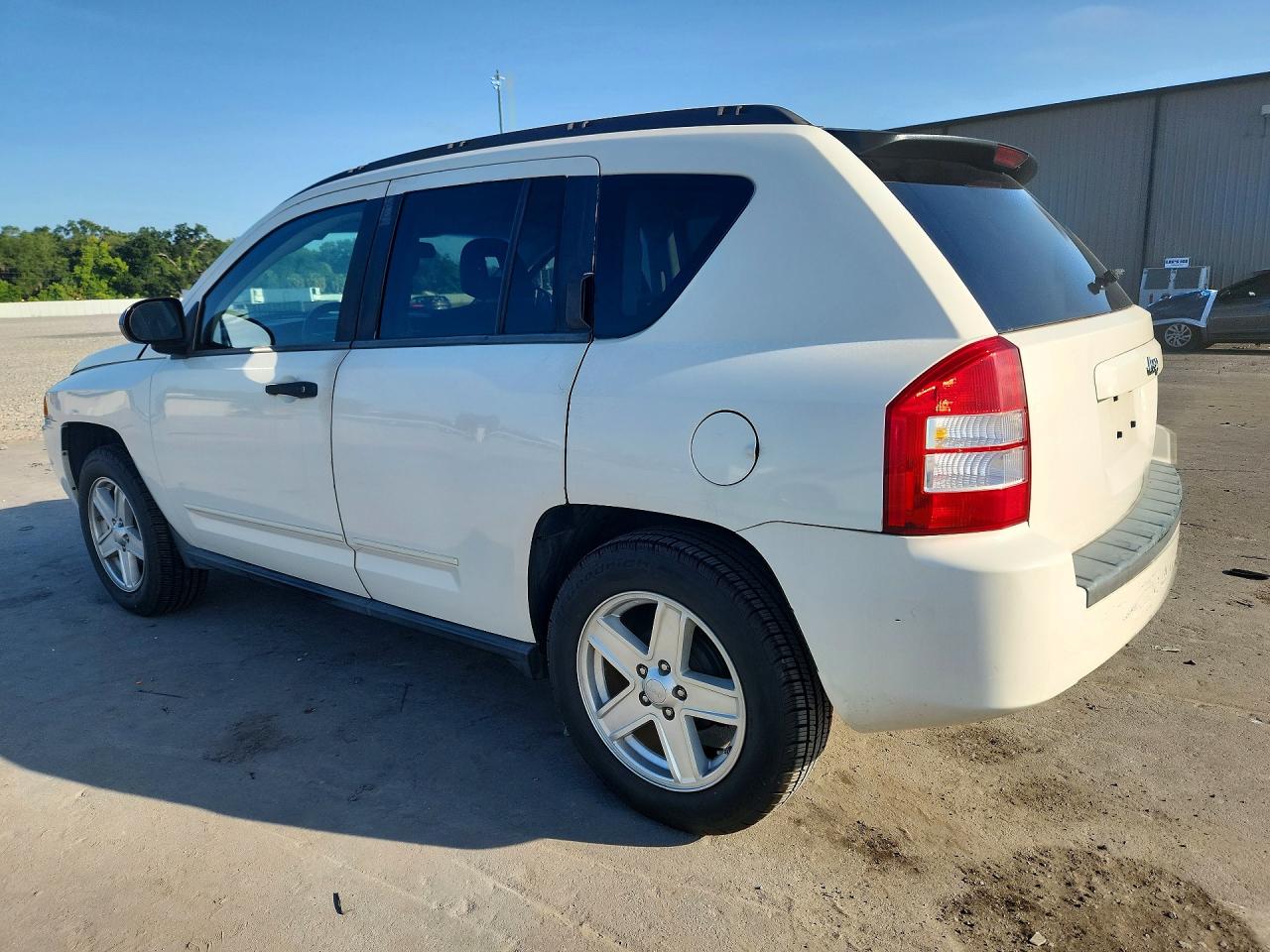 2008 Jeep Compass Sport White vin: 1J8FT47W48D597329