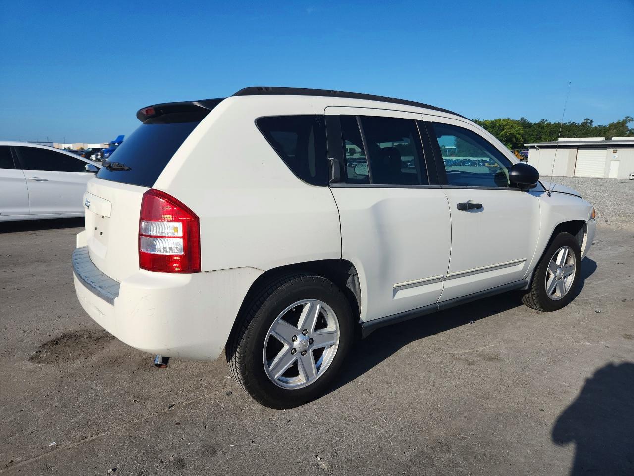 2008 Jeep Compass Sport White vin: 1J8FT47W48D597329
