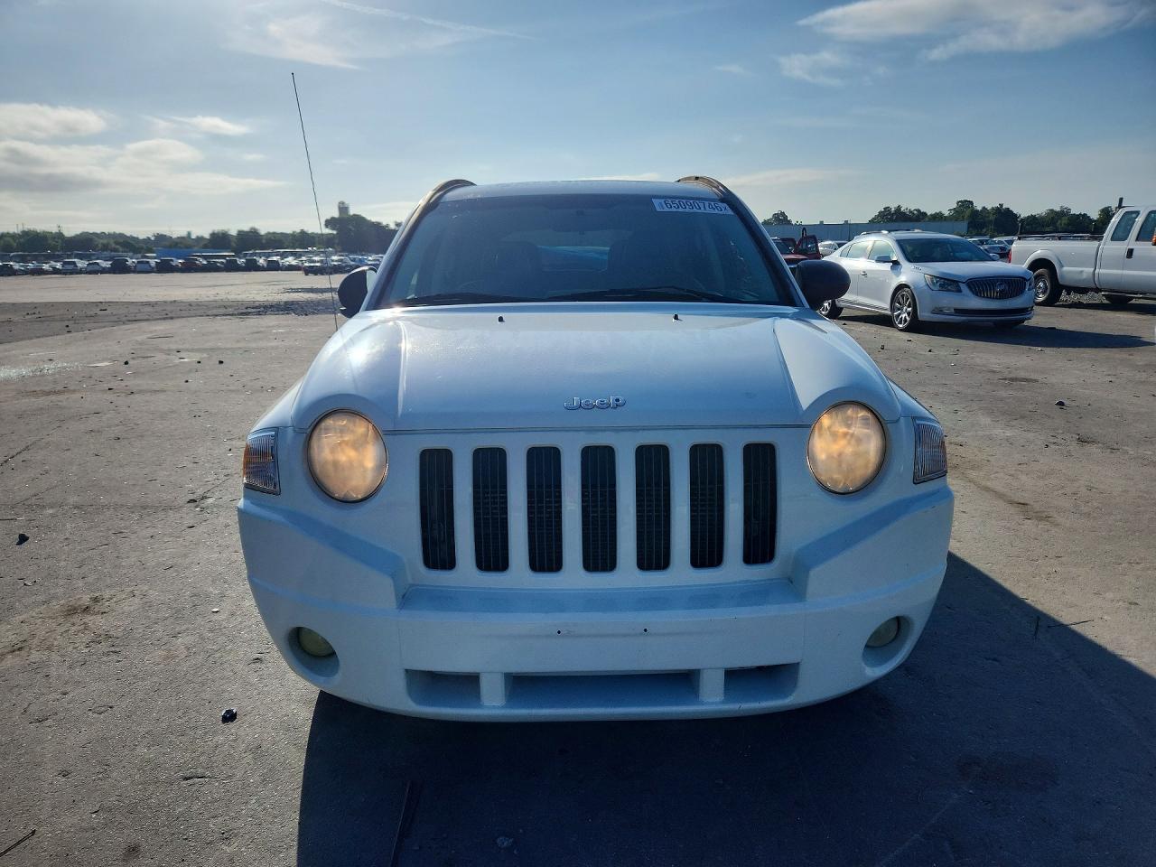 2008 Jeep Compass Sport White vin: 1J8FT47W48D597329