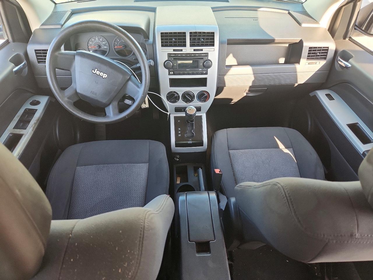 2008 Jeep Compass Sport White vin: 1J8FT47W48D597329