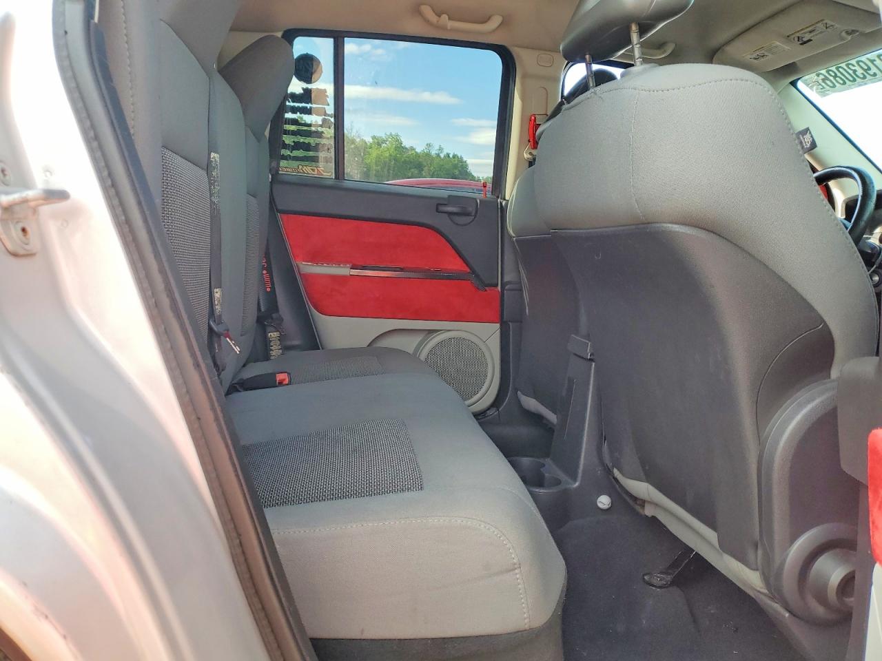 2007 Jeep Compass Silver vin: 1J8FT47W87D112463
