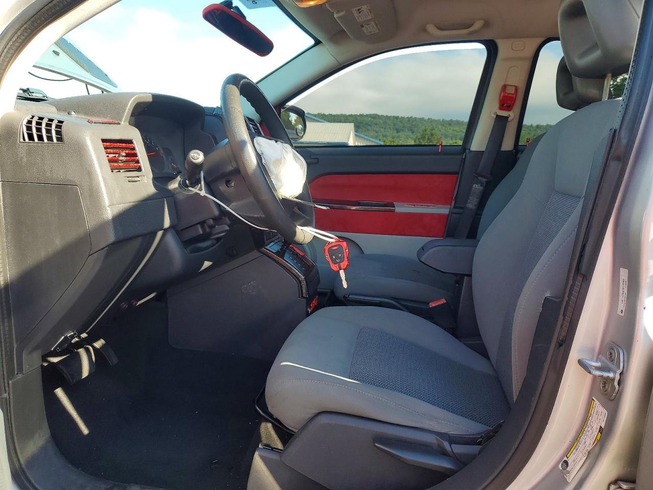 2007 Jeep Compass Silver vin: 1J8FT47W87D112463