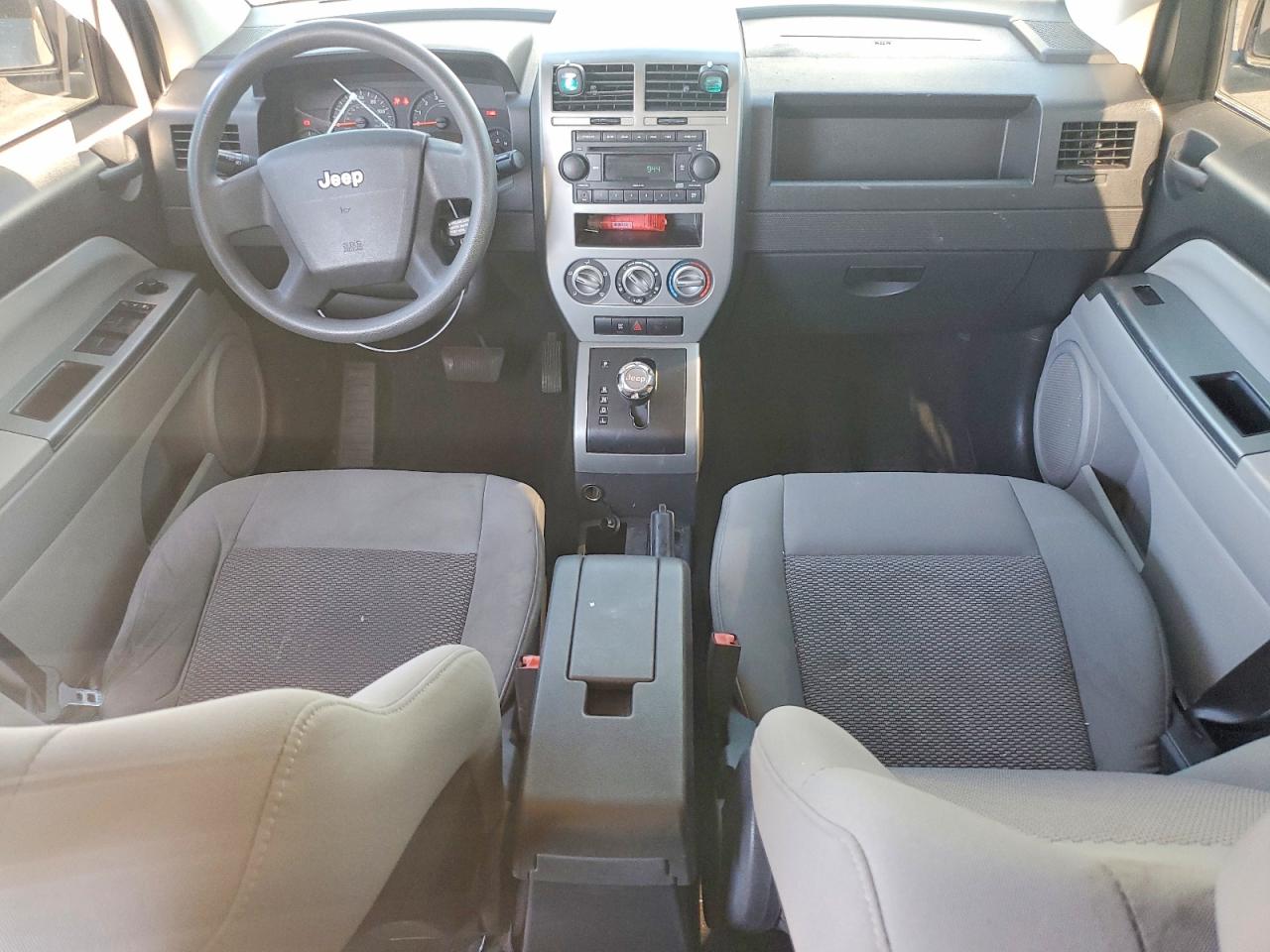 2007 Jeep Compass Silver vin: 1J8FT47W97D156536