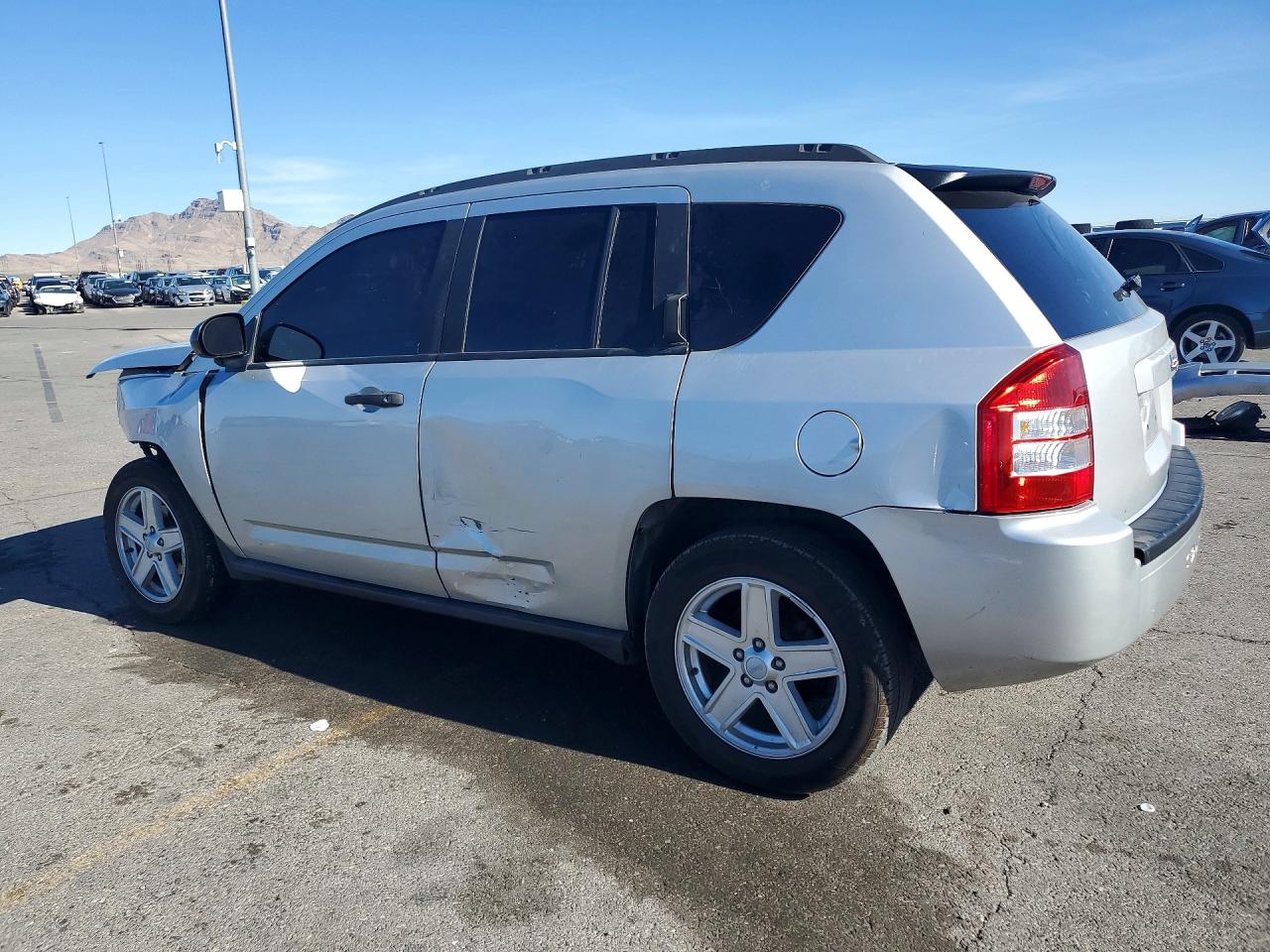 2007 Jeep Compass Silver vin: 1J8FT47W97D156536