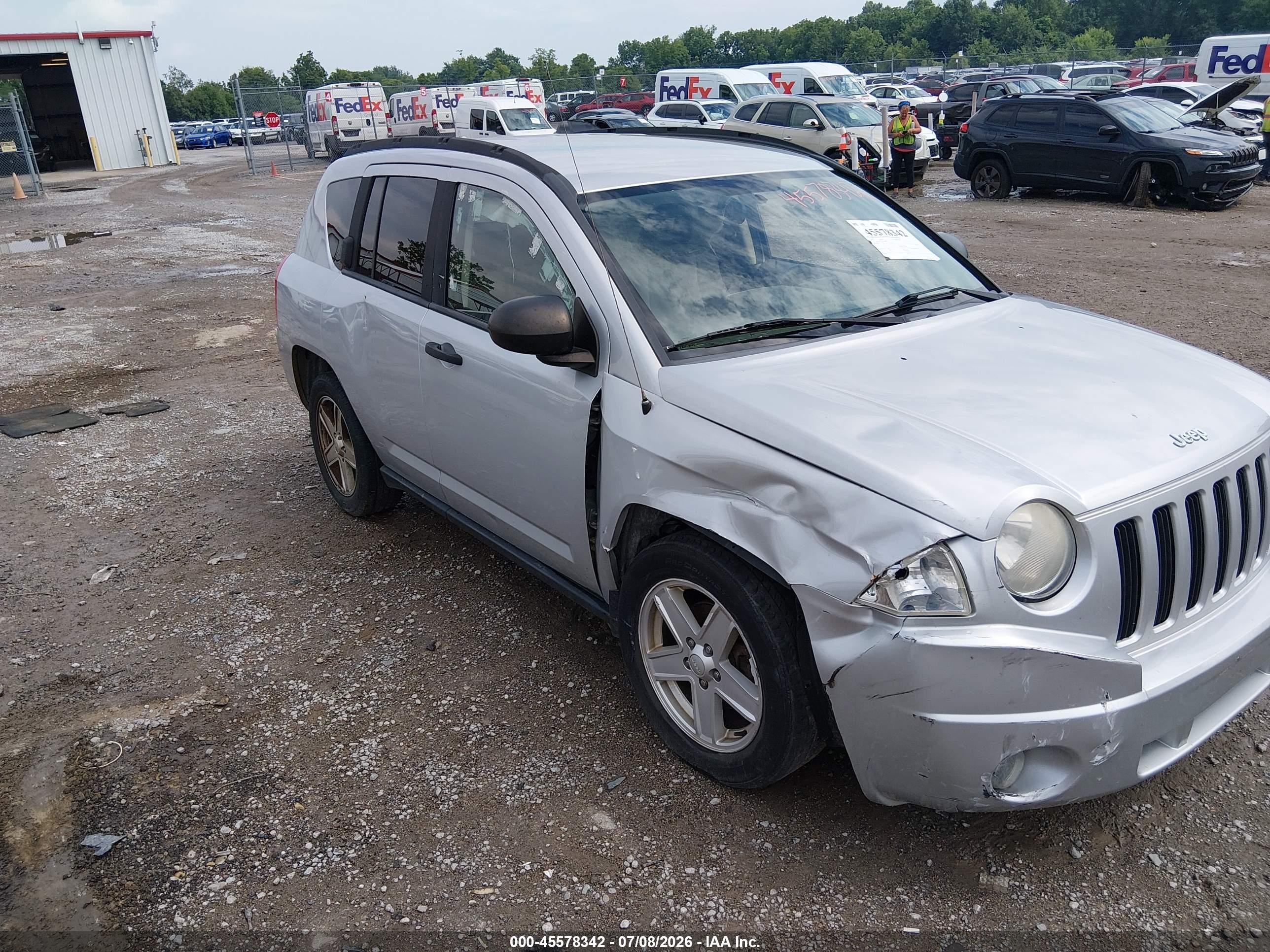 2007 Jeep Compass Sport Silver vin: 1J8FT47WX7D119642