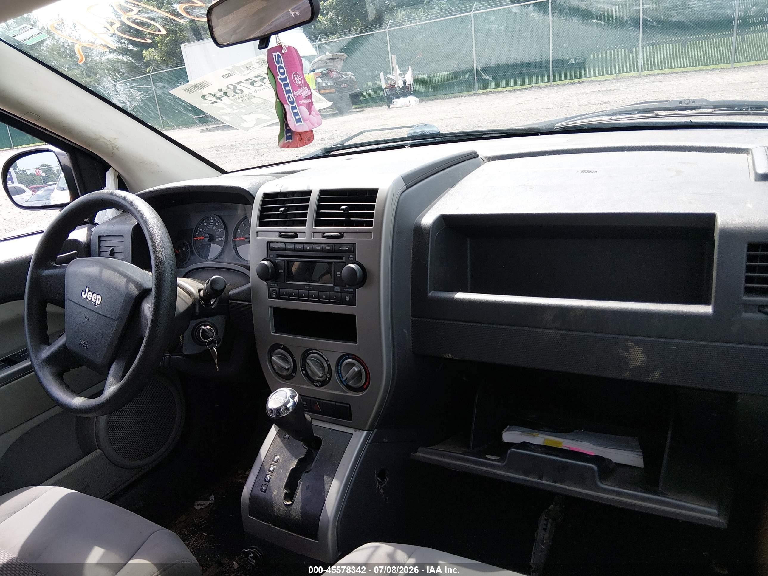 2007 Jeep Compass Sport Silver vin: 1J8FT47WX7D119642