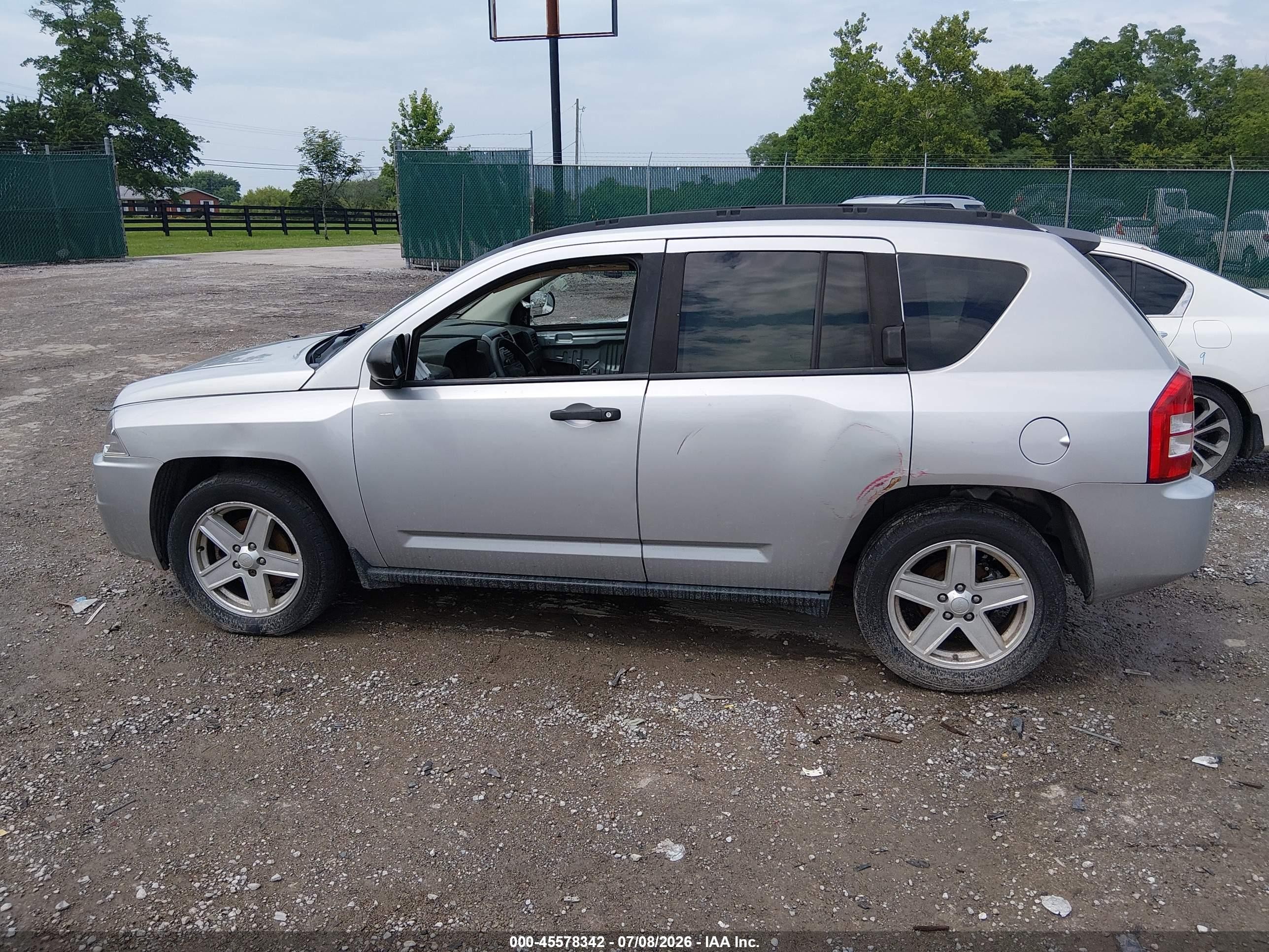 2007 Jeep Compass Sport Silver vin: 1J8FT47WX7D119642
