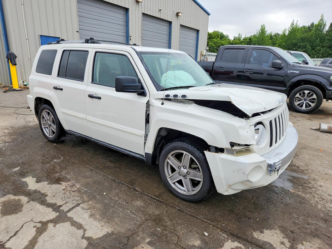 2007 Jeep Patriot Limited Белый vin: 1J8FT48W27D398079