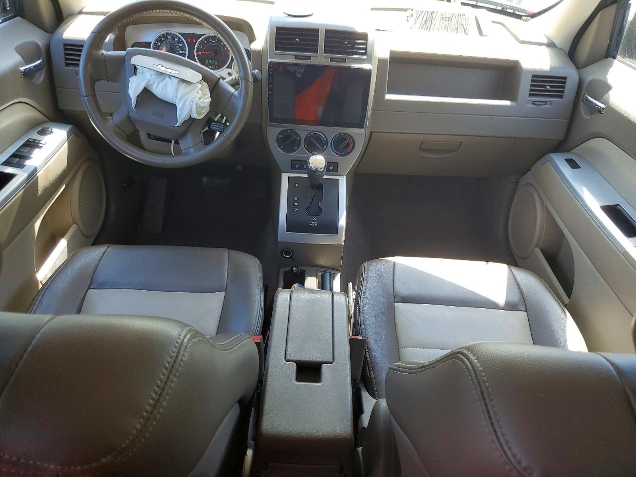 2008 Jeep Patriot Limited Золотой vin: 1J8FT48WX8D592229