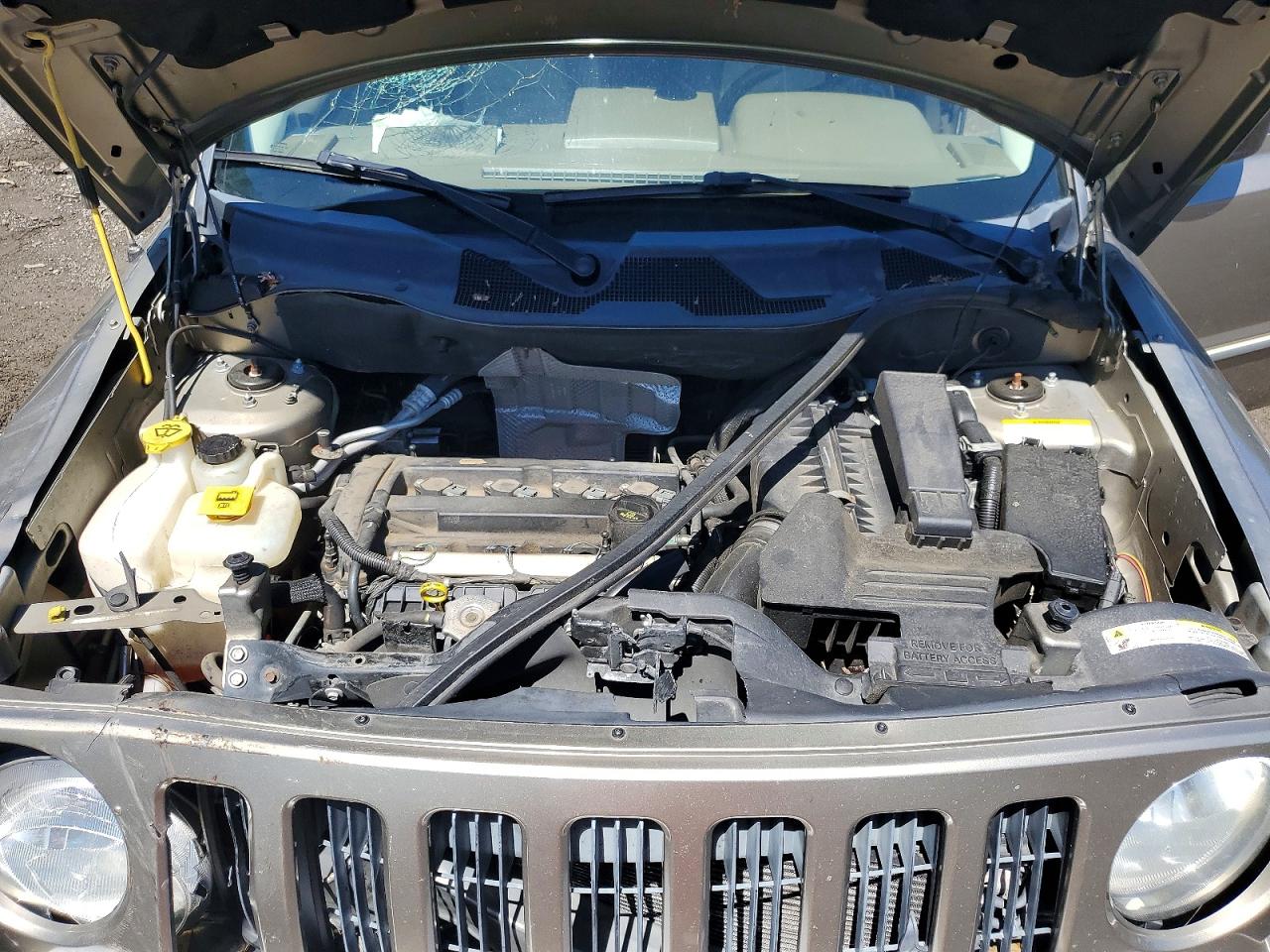 2008 Jeep Patriot Limited Золотой vin: 1J8FT48WX8D592229