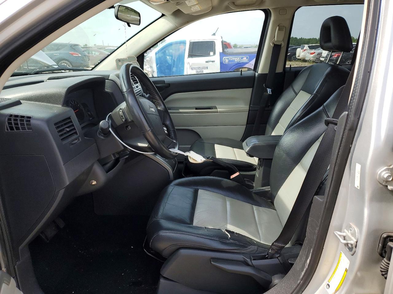 2007 Jeep Compass Limited Silver vin: 1J8FT57W37D196522