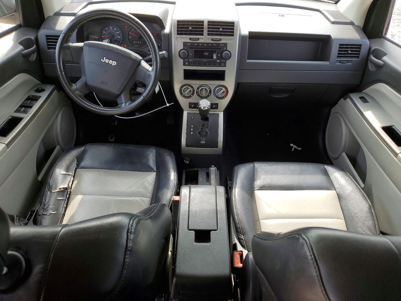 2007 Jeep Compass Limited Silver vin: 1J8FT57W37D196522