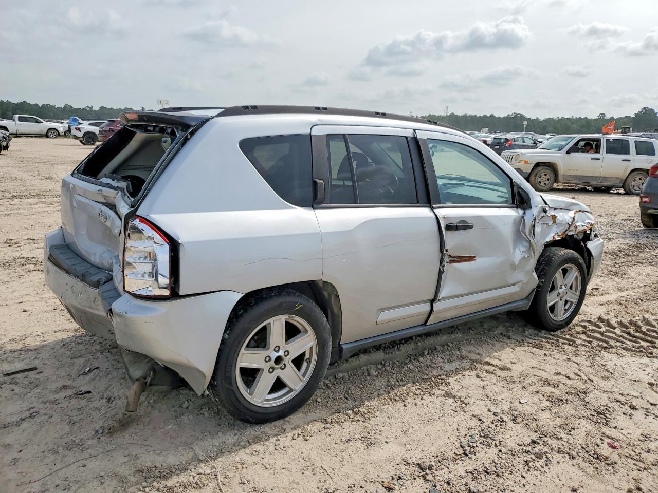 2007 Jeep Compass Limited Silver vin: 1J8FT57W37D196522